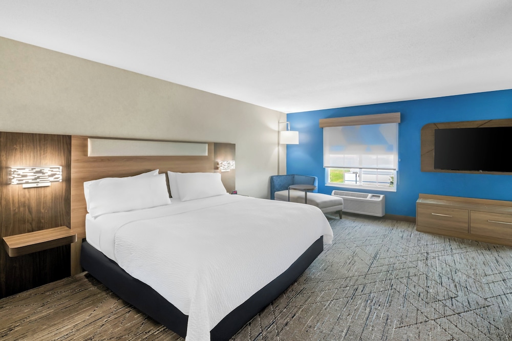 Standard, King Bed, Jetted Tub