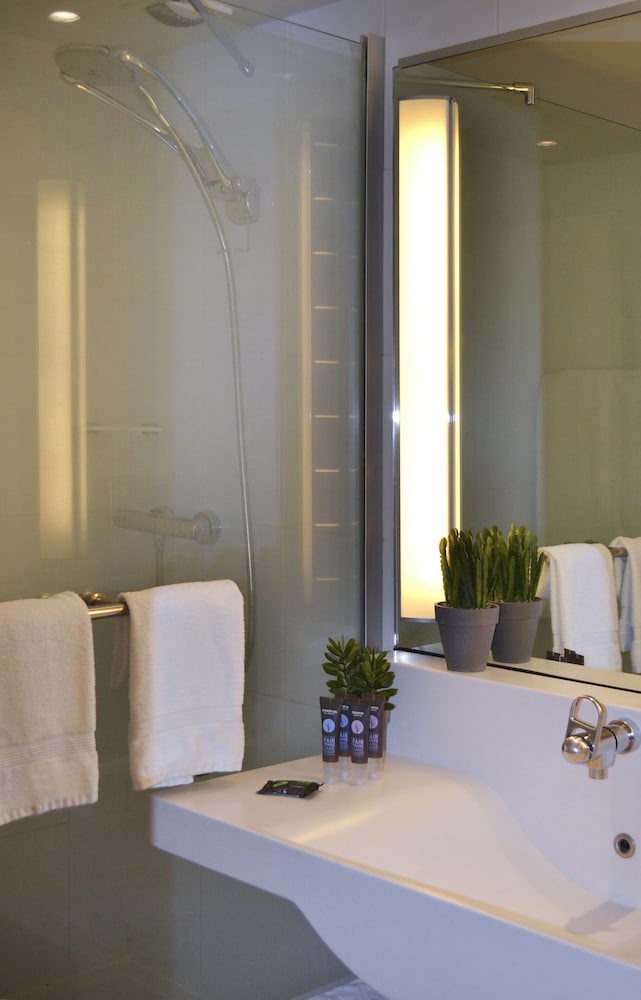 Novotel Bordeaux Merignac 10/82