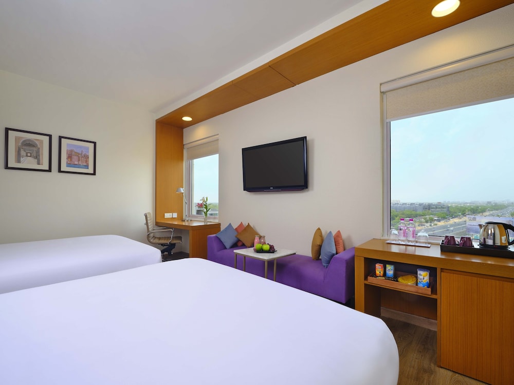 Vivanta Ahmedabad Sg Highway 9/47