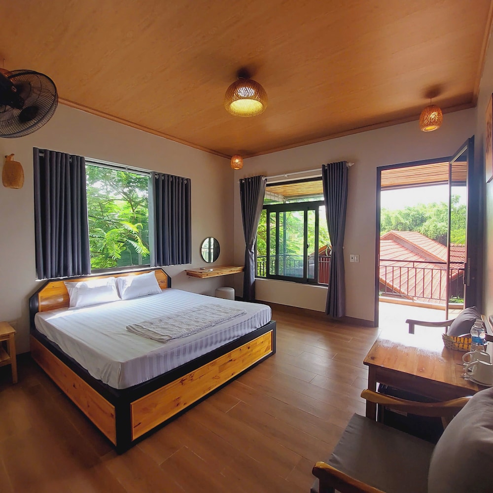 Ninh Binh Mountain Side Homestay & Cafe 18/67