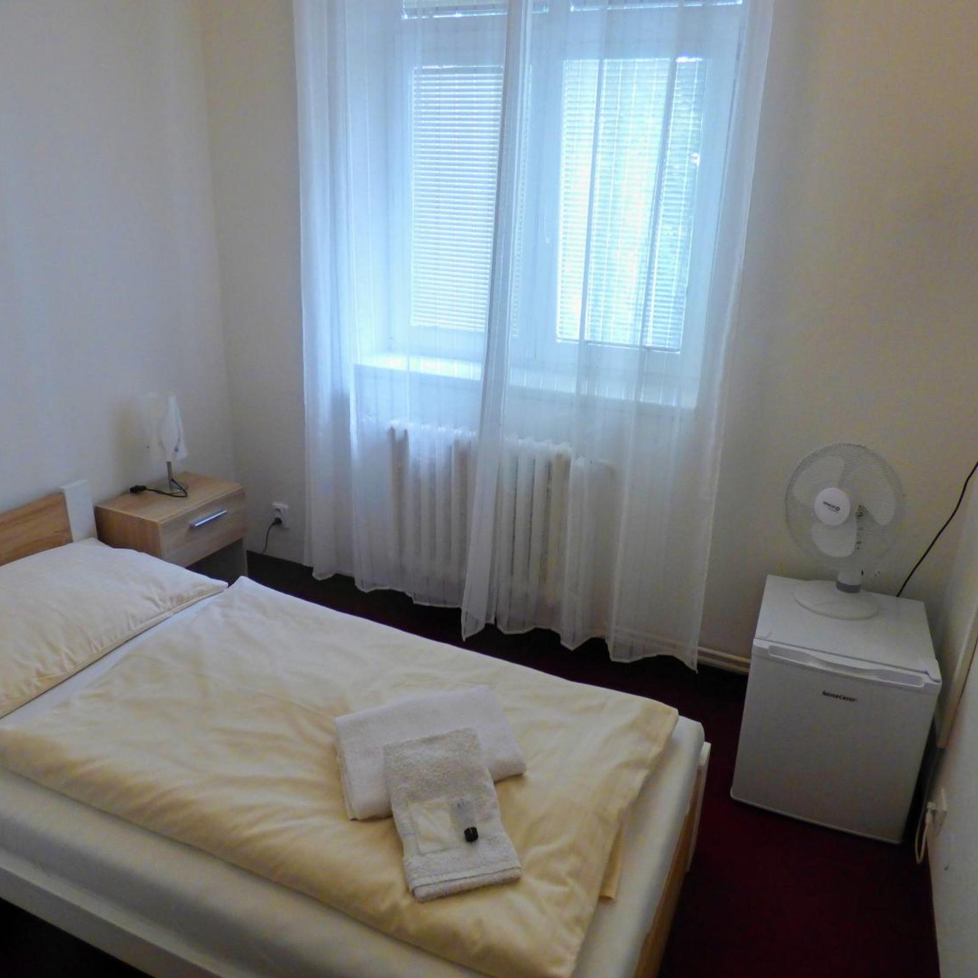 Room, Single