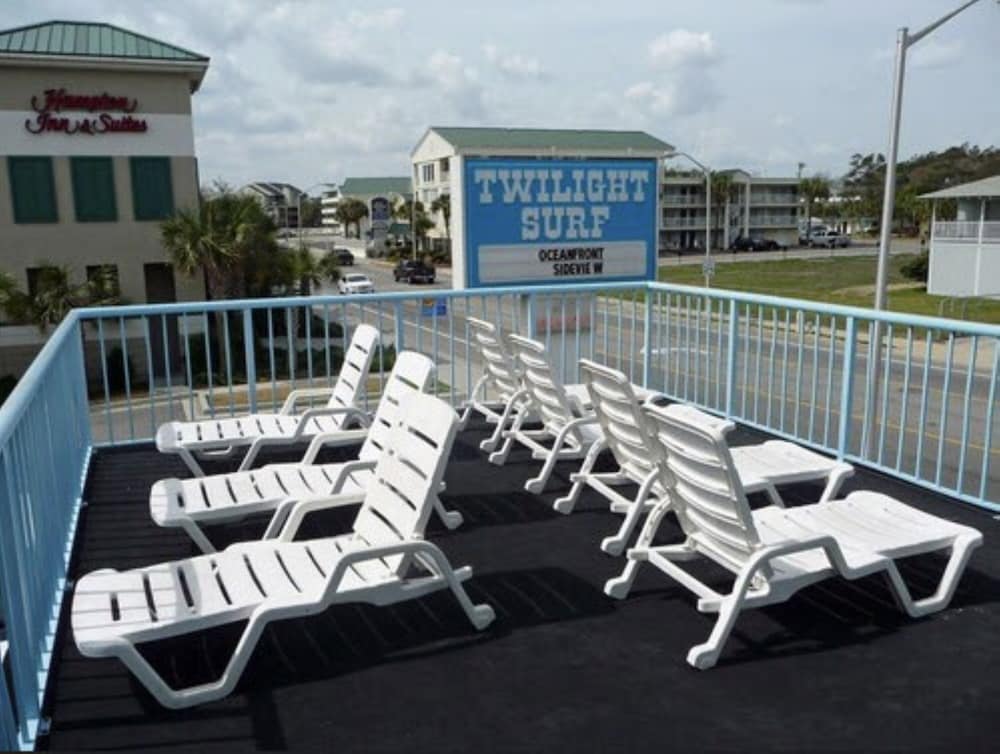 Oceanfront Twilight Surf Hotel 17/23