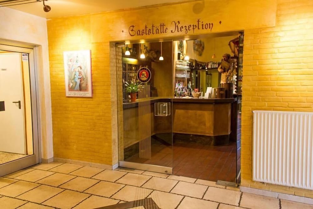 Erbenholz Hotel and Restaurant 2/40