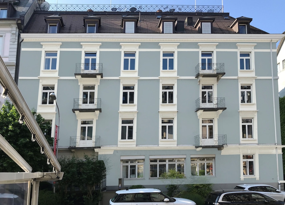 Alma Hotel