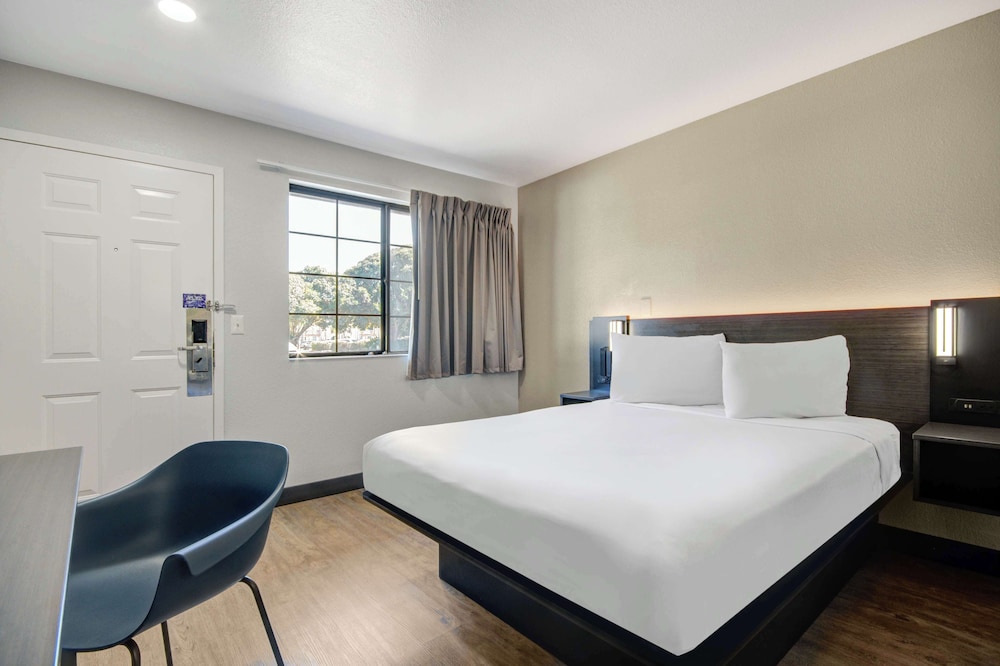 Motel6 Lompoc, CA 22/42