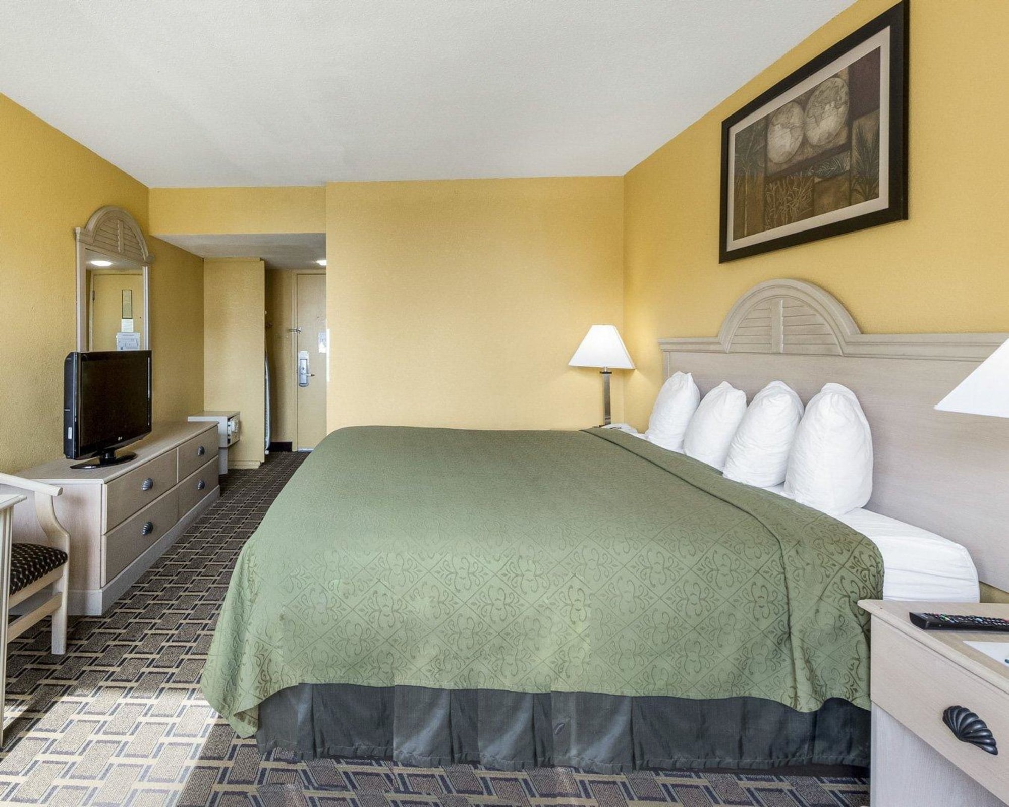 ROOM, KING BED, ACCESSIBLE