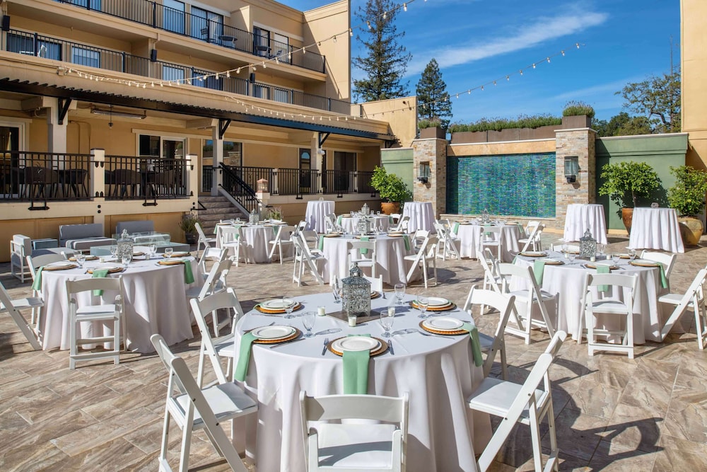 Toll House Hotel Los Gatos, Tapestry Collection by Hilton 36/50