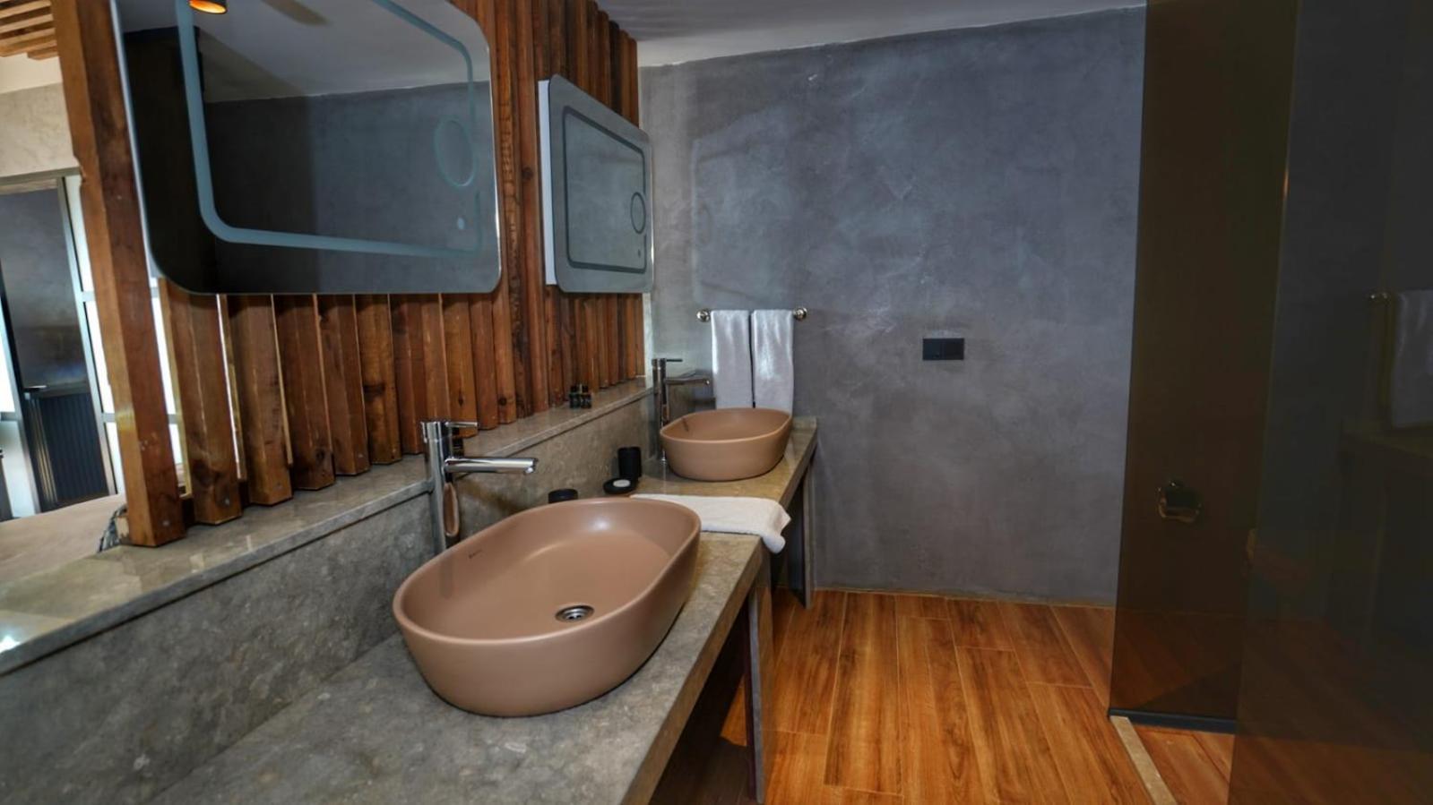 SIFNE TERMAL HOTEL 55/55