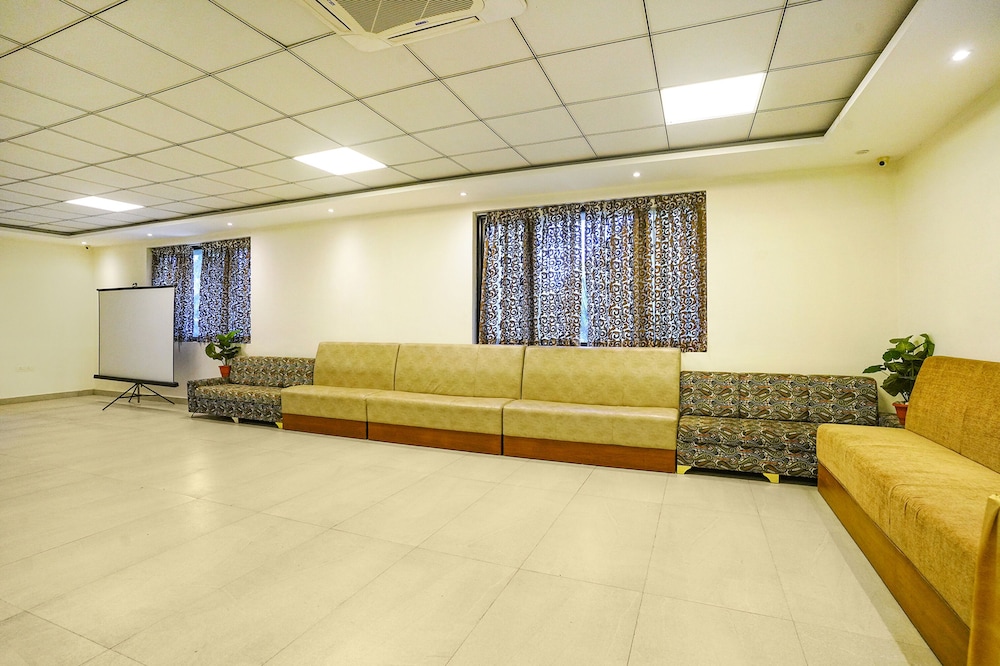 Prestige Hotel 41/50
