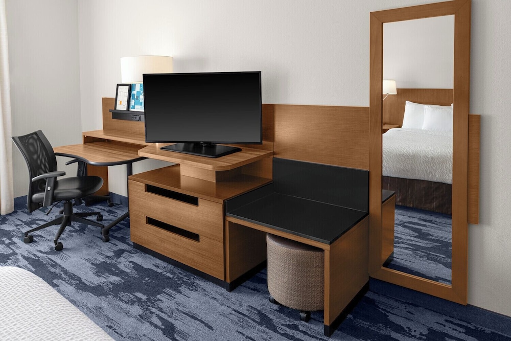 FAIRFIELD INN AND SUITES ATLANTA ACWORTH 41/50
