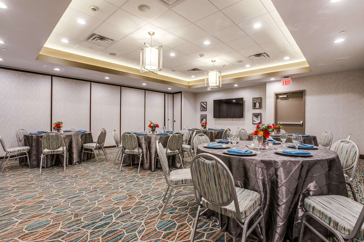 Hampton Inn & Suites North Dallas Central Expy 21/26