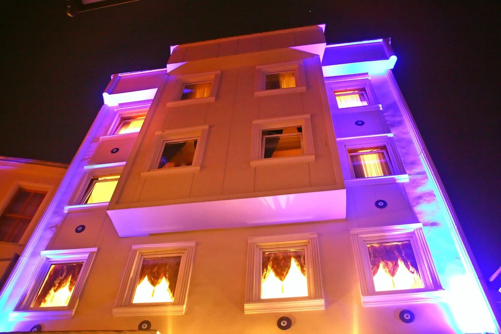 Divas Hotel 3/68