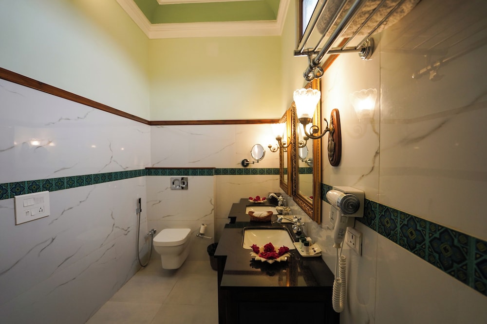 Khas Bagh 50/50