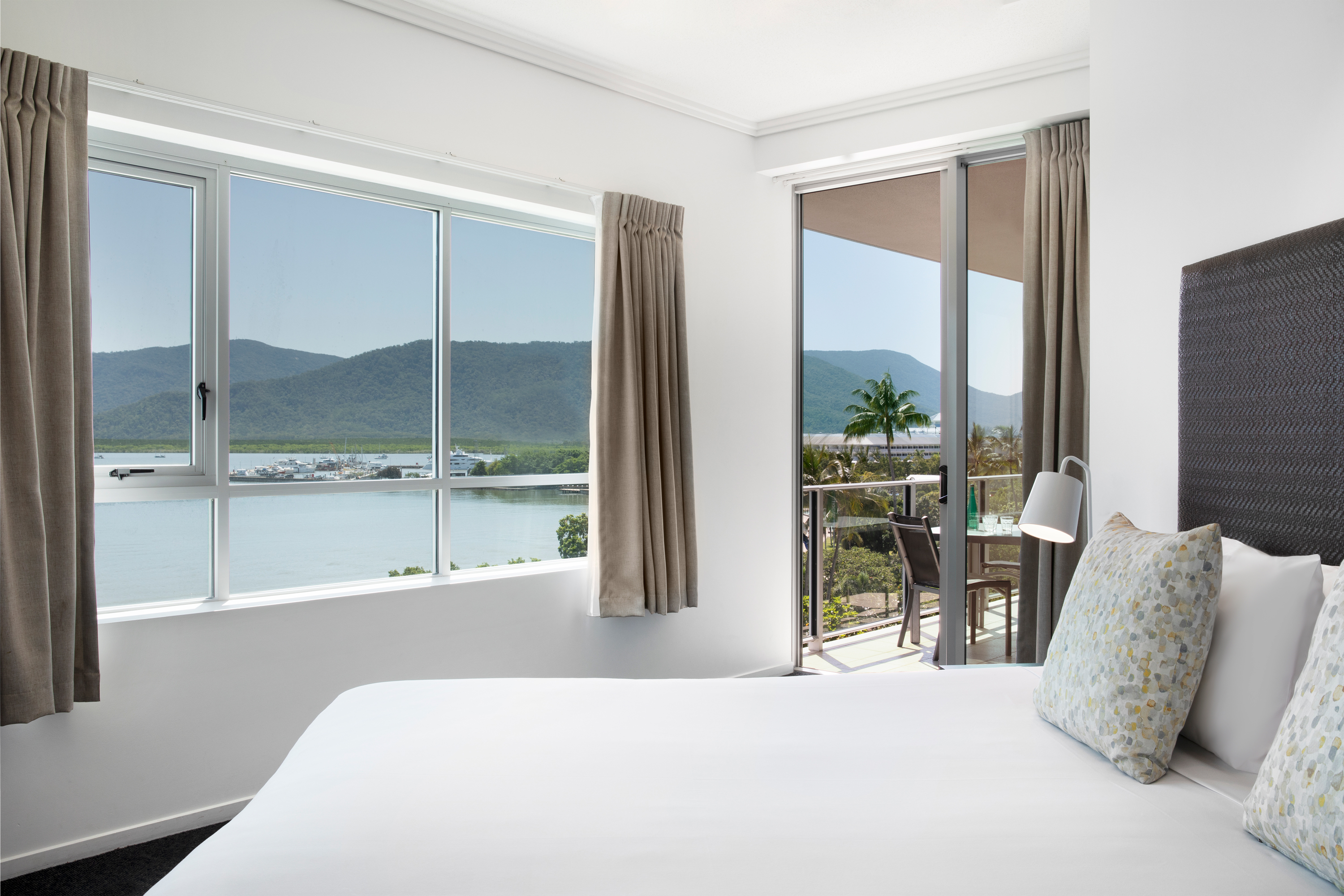 OCEAN, 2 BEDS, DUAL KEY