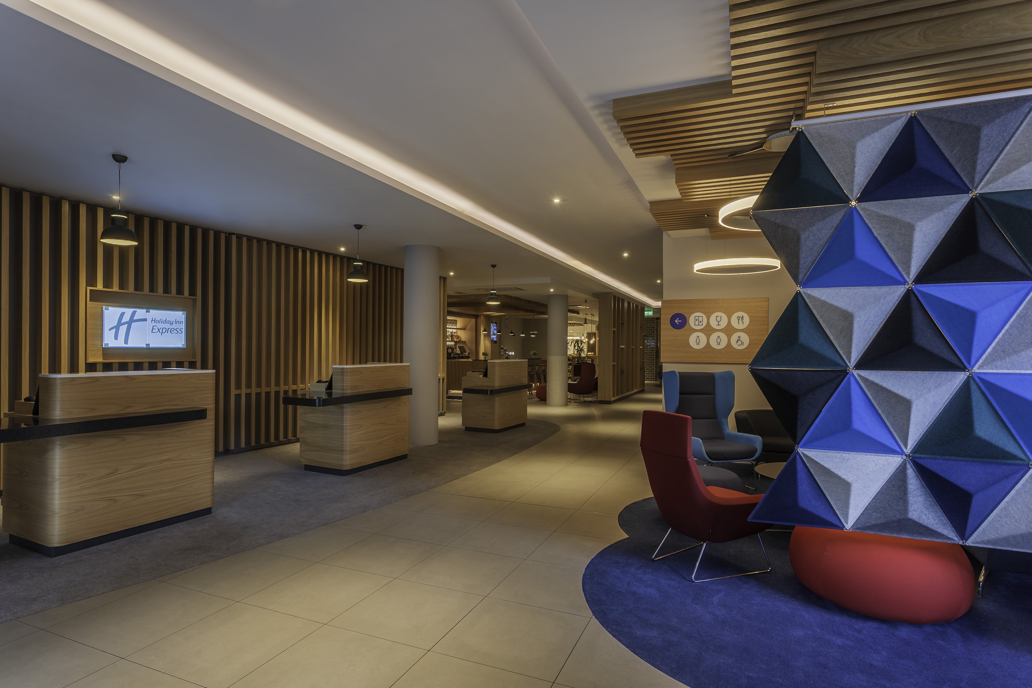 Holiday Inn Express Dublin Airport 14/30
