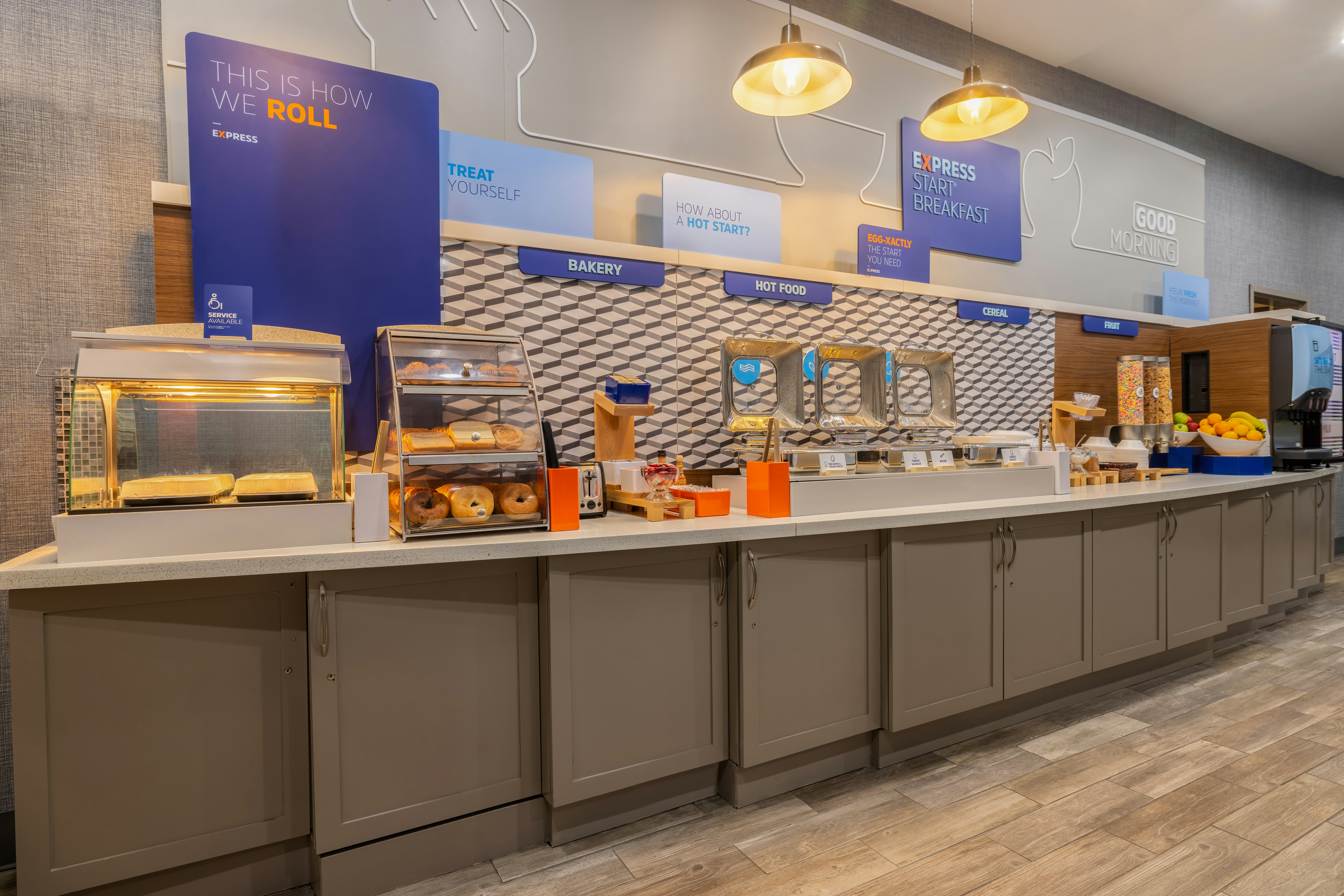 Holiday Inn Express Hotel Suites Kansas City Airport 55/72