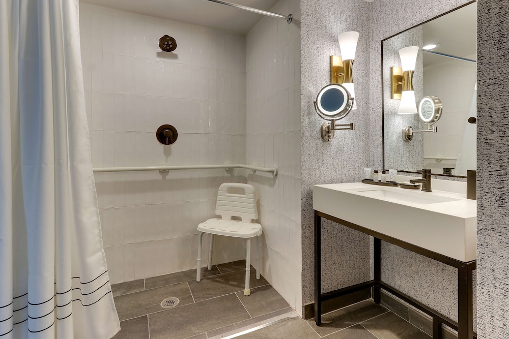 The Chattanoogan Hotel, Curio Collection by Hilton 16/73