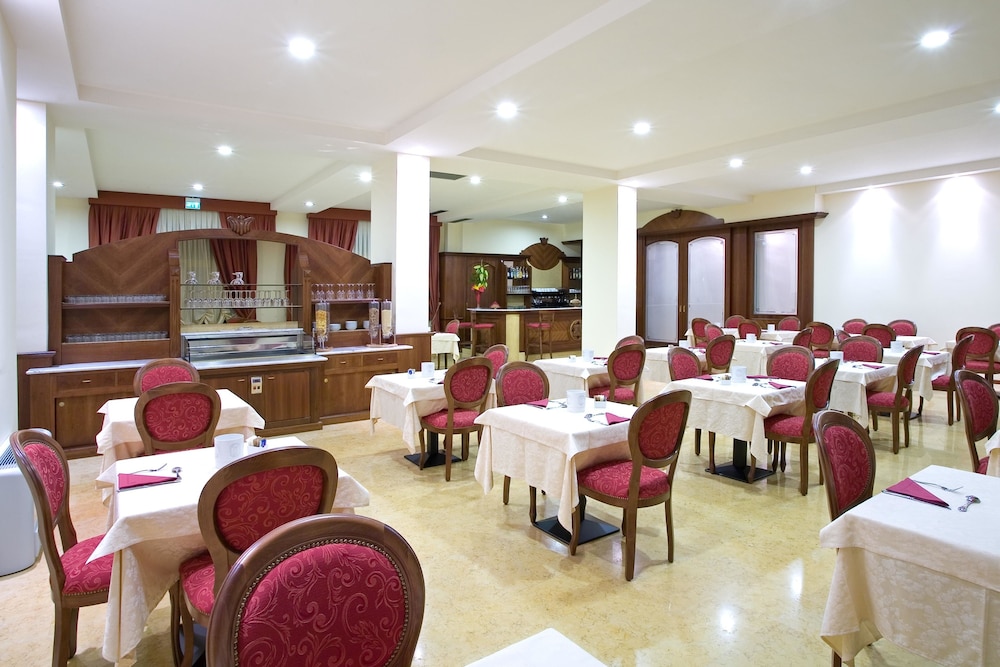 Hotel Marconi 24/32