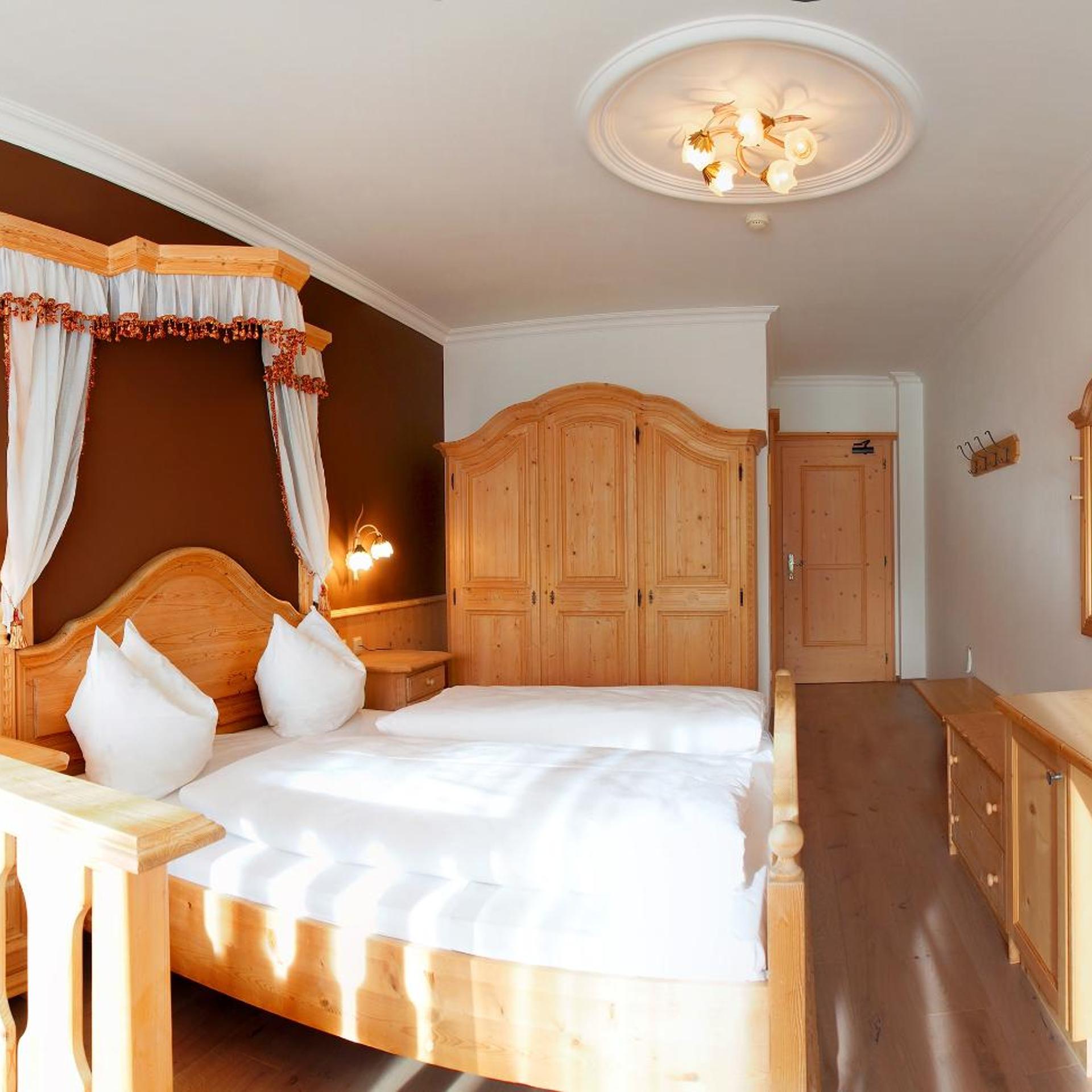 غرفة كومفورت بسرير مزدوج بإطلالة على الجبل بشرفة، Granpanorama Hotel StephansHof 5/5