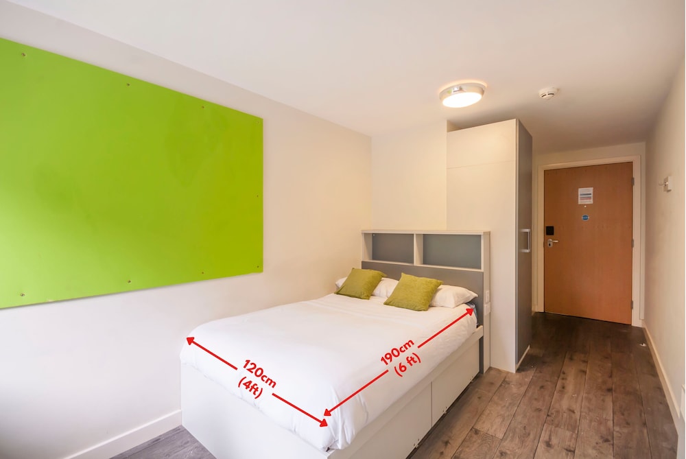 Beaverbank Place - Campus Residence 12/41