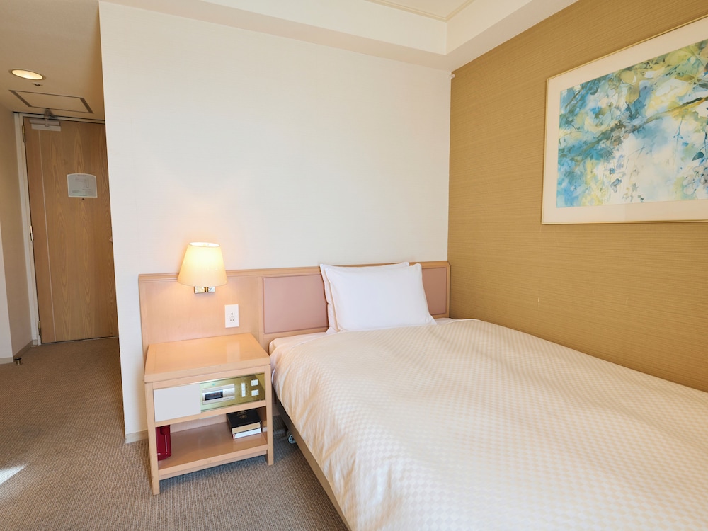 ROOM, SEMI DOUBLE BED