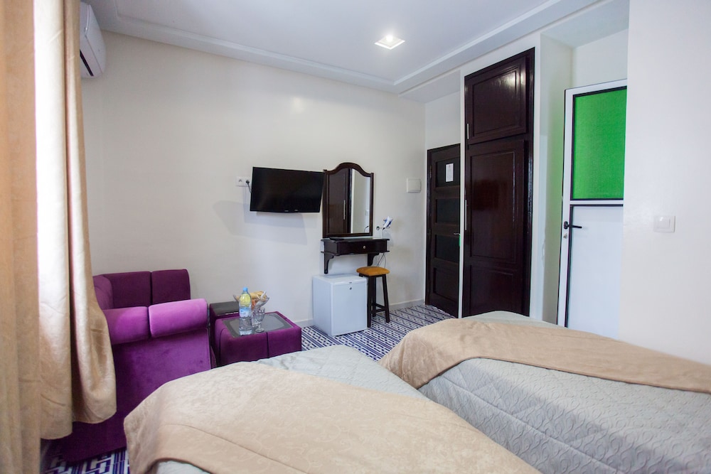 HOTEL MAMORA 16/72