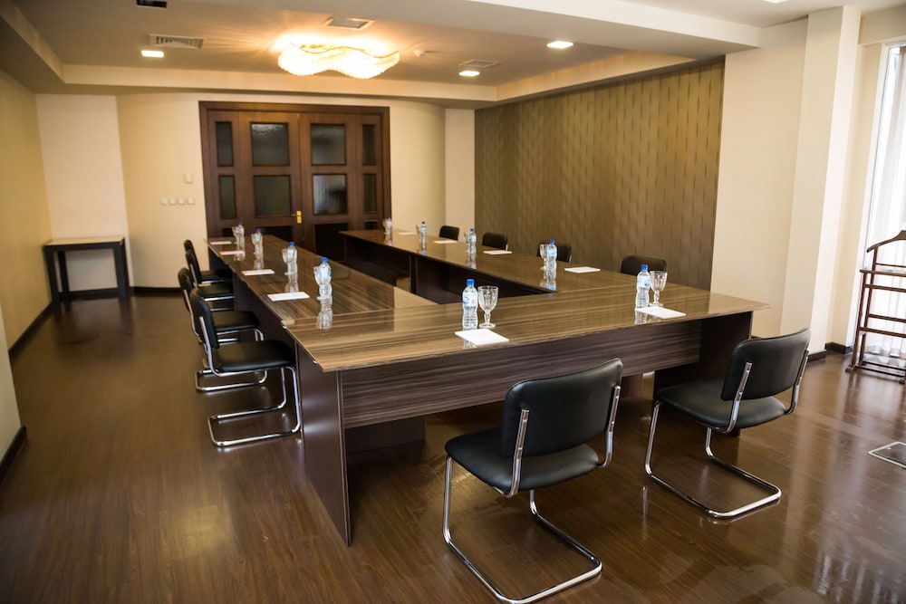Darhan Boutique Hotel 67/69