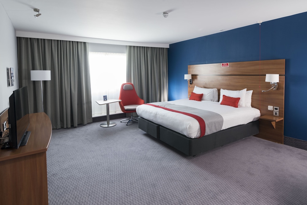 Holiday Inn Express Birmingham - Star City 17/61