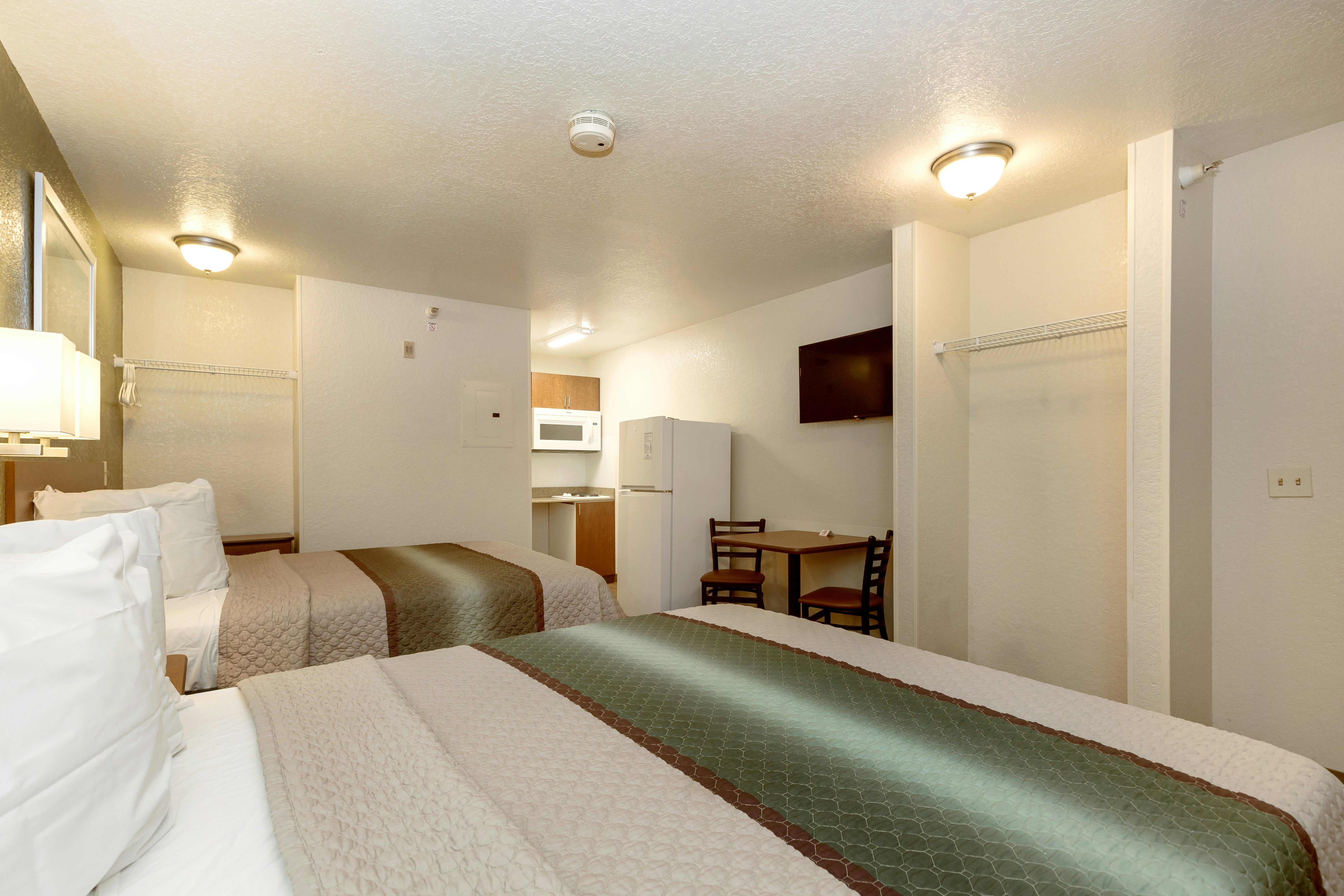 Non-Smoking Studio 2 Queen Beds