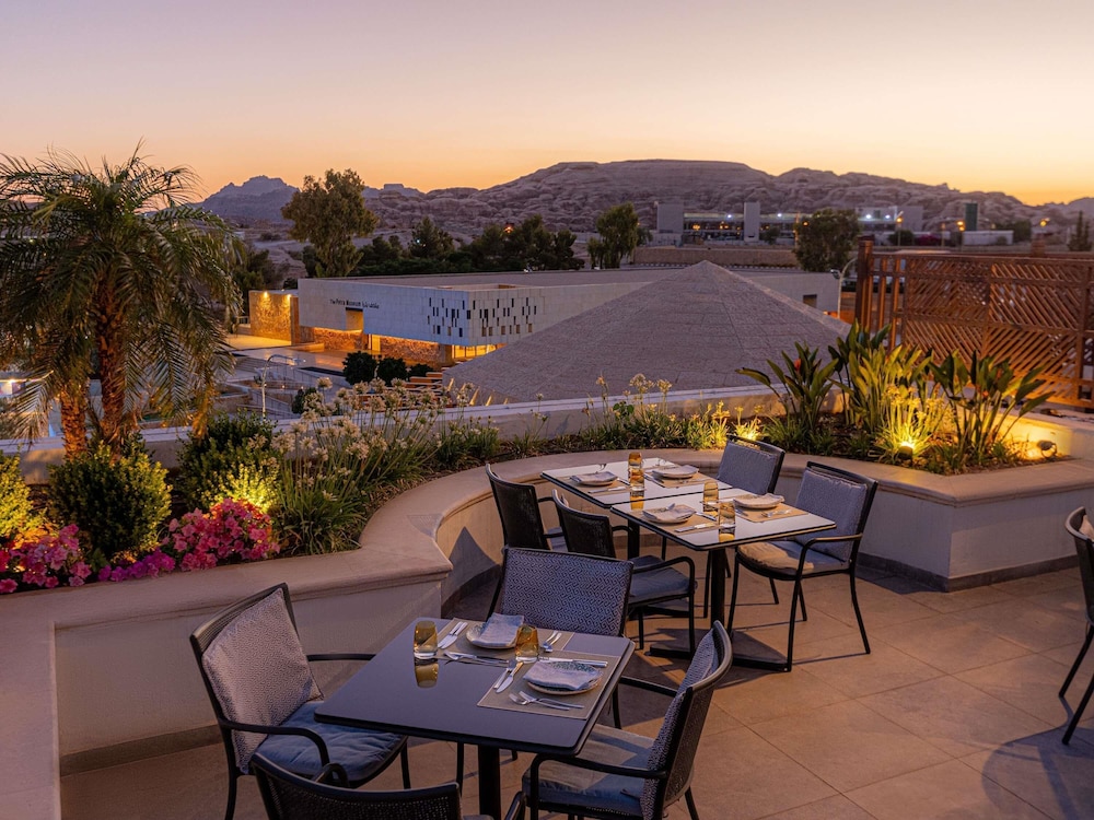 MOVENPICK RESORT PETRA 60/77