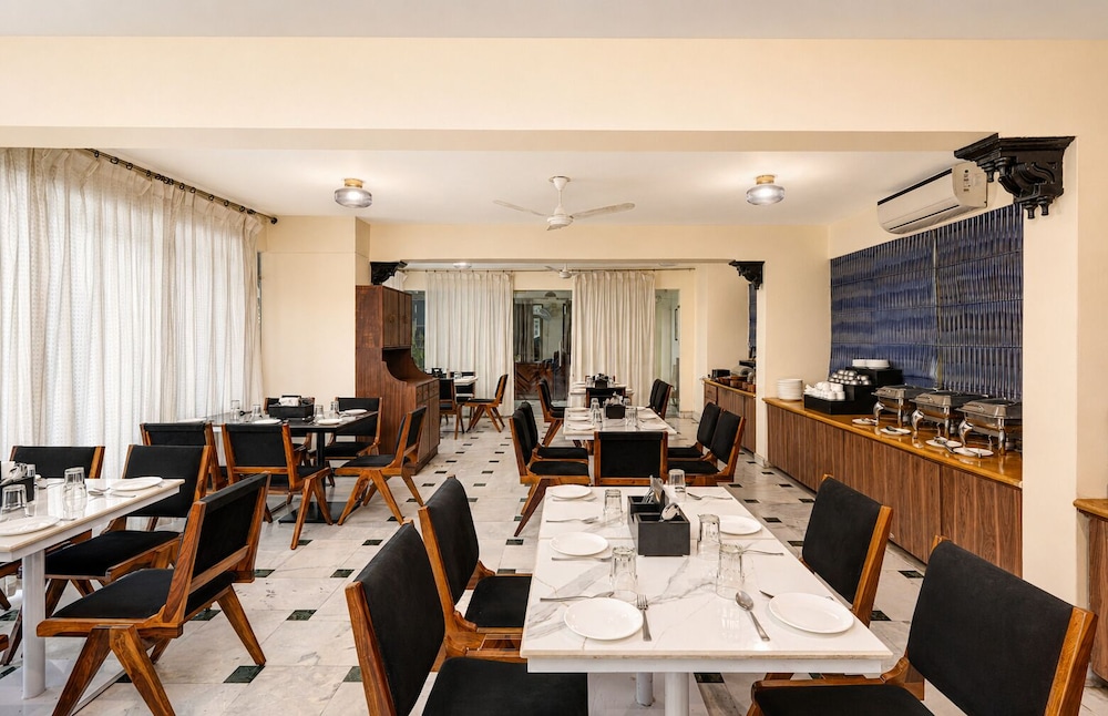 Hotel Sarovar 39/50