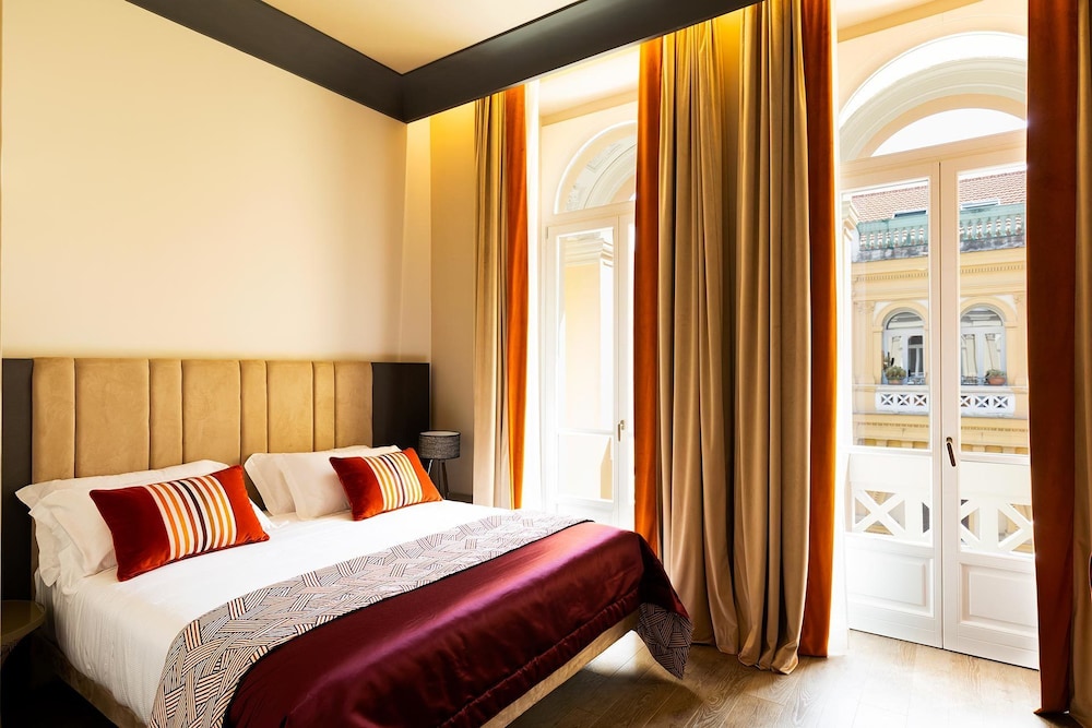 Amadomus Luxury Suites 4/46