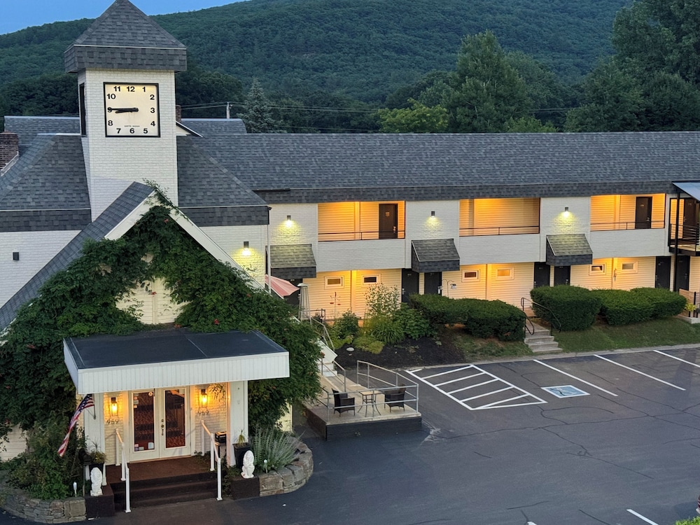 Black Mountain Inn 8/63