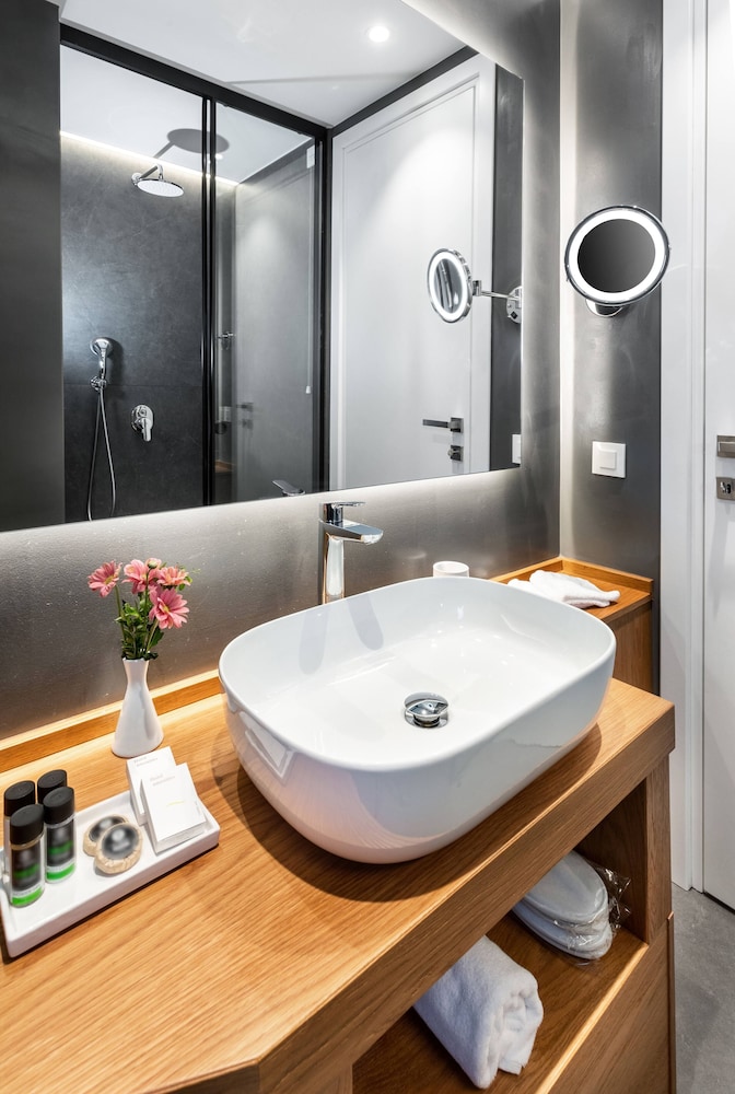 Days City Suites 55/57