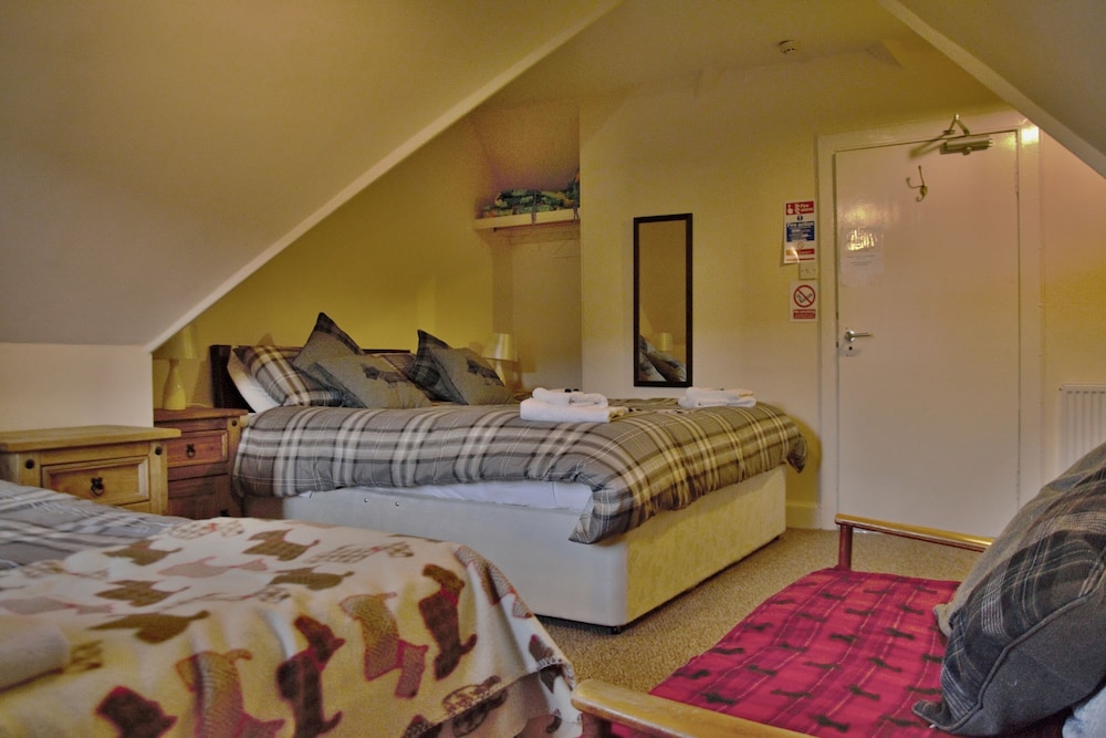 The Hopetoun Arms Hotel 7/32