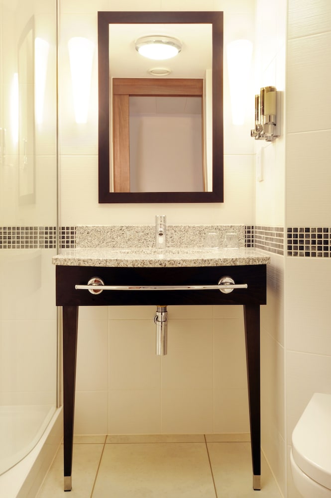 غرفة متصلة بسرير كوين لذوي الإعاقة، Hampton by Hilton Birmingham Broad Street 2/3