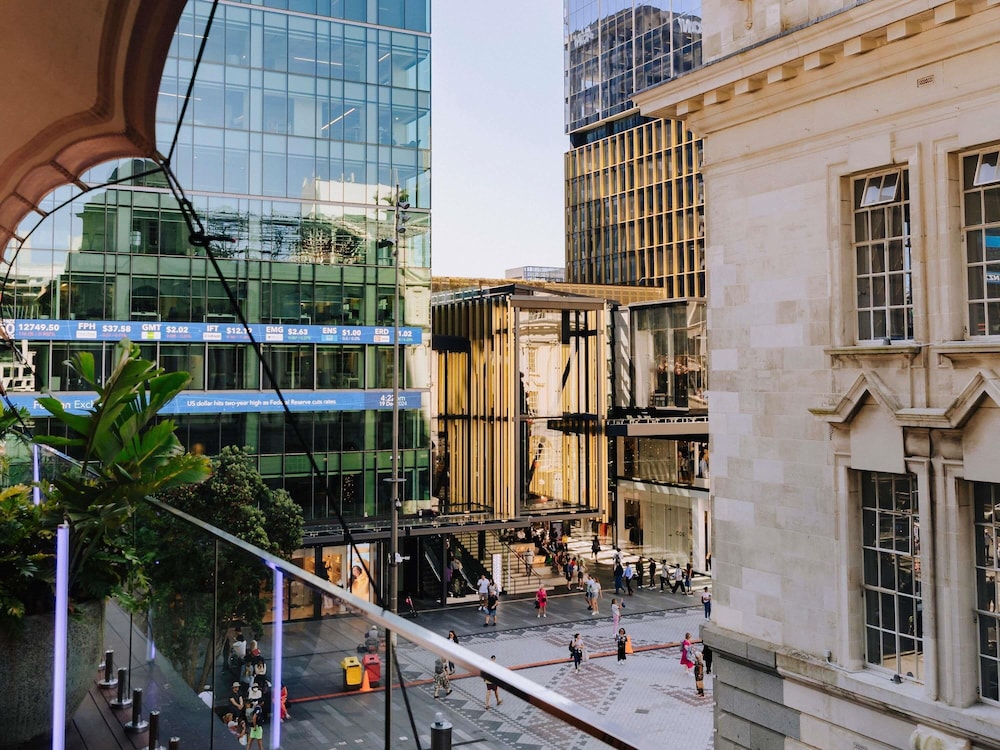 Movenpick Hotel Auckland 69/75