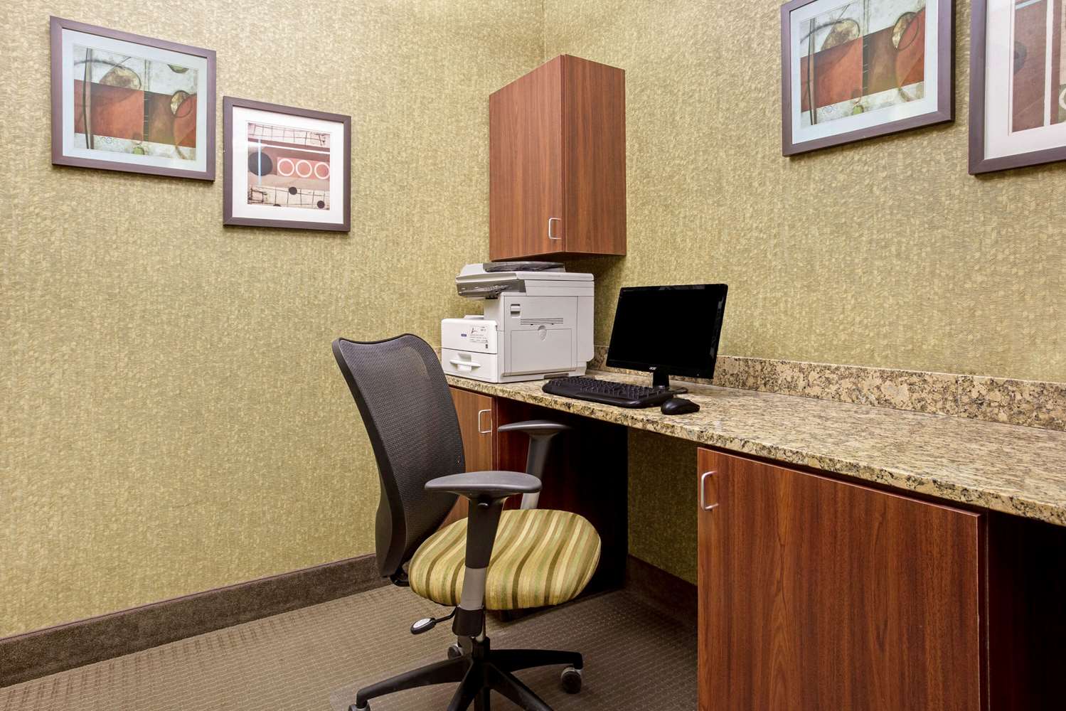 La Quinta Inn & Suites by Wyndham Dickinson 46/50