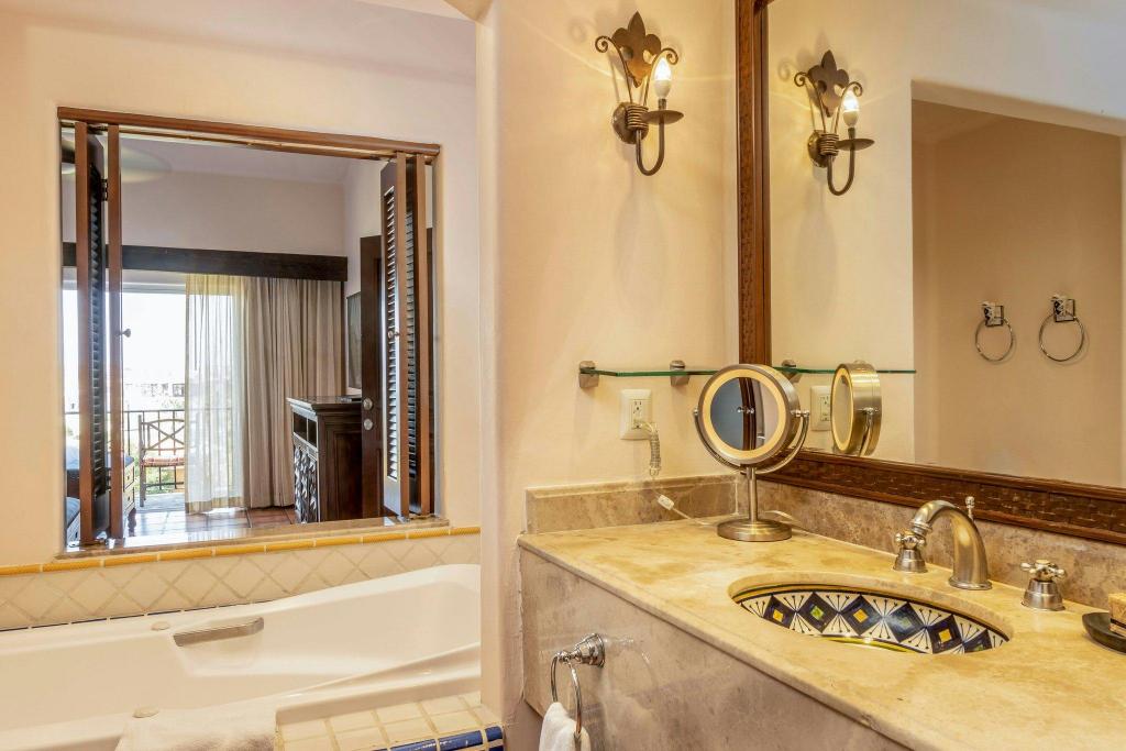 جناح بسريرين كوين بإطلالة على البحر بشرفة بغرفة نوم واحدة، Hacienda Del Mar Los Cabos Resort Villas And Golf 2/3