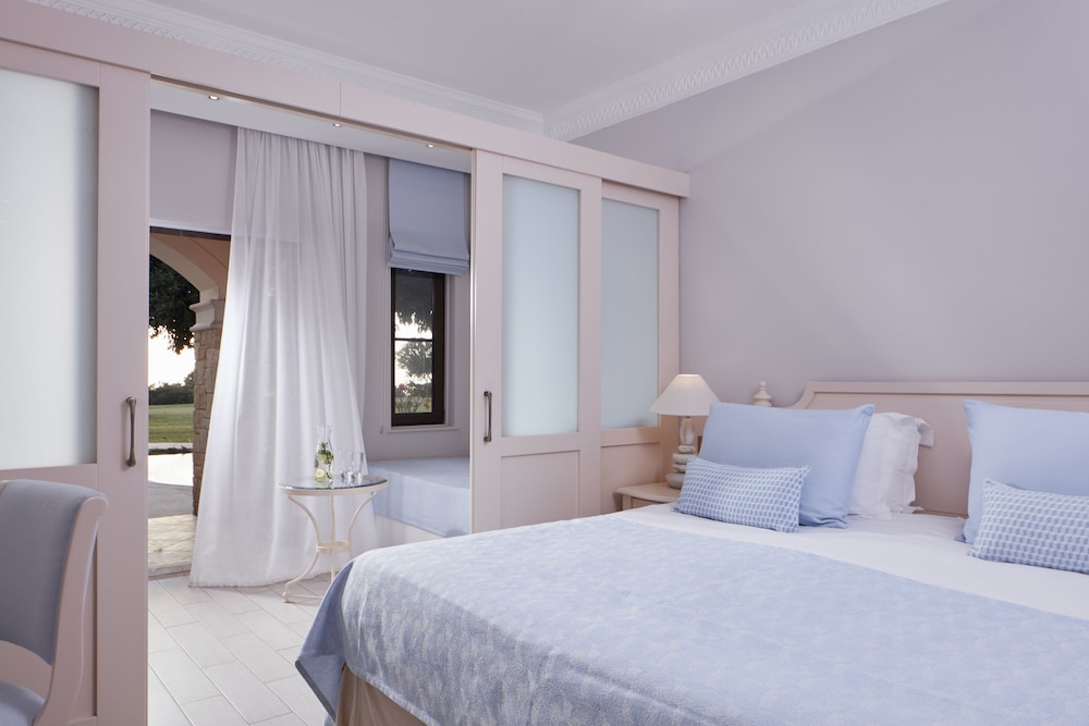 Aphrodite Hills Hotel 7/47
