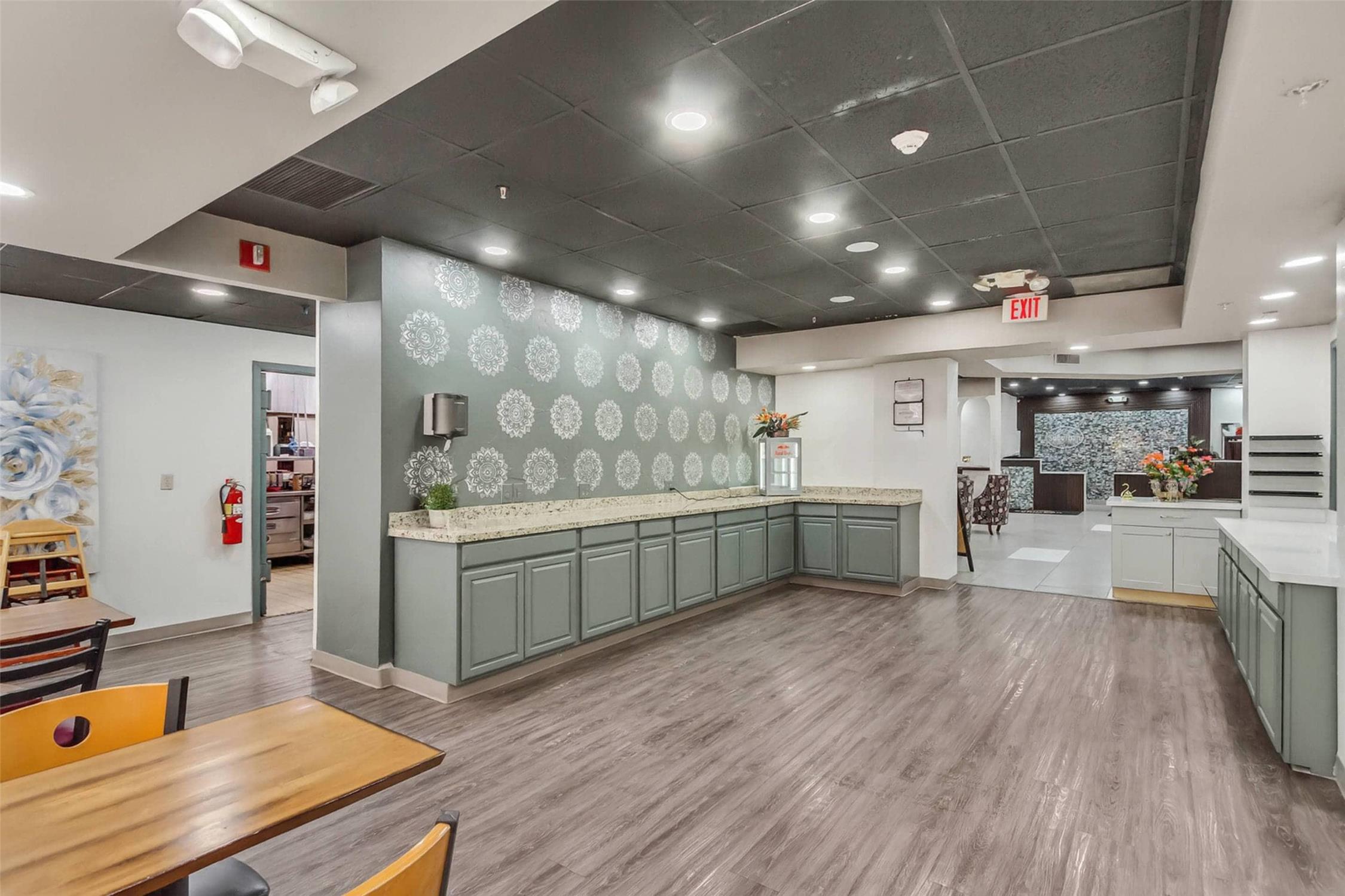 Suburban Studios Salt Lake City Airport 13/61