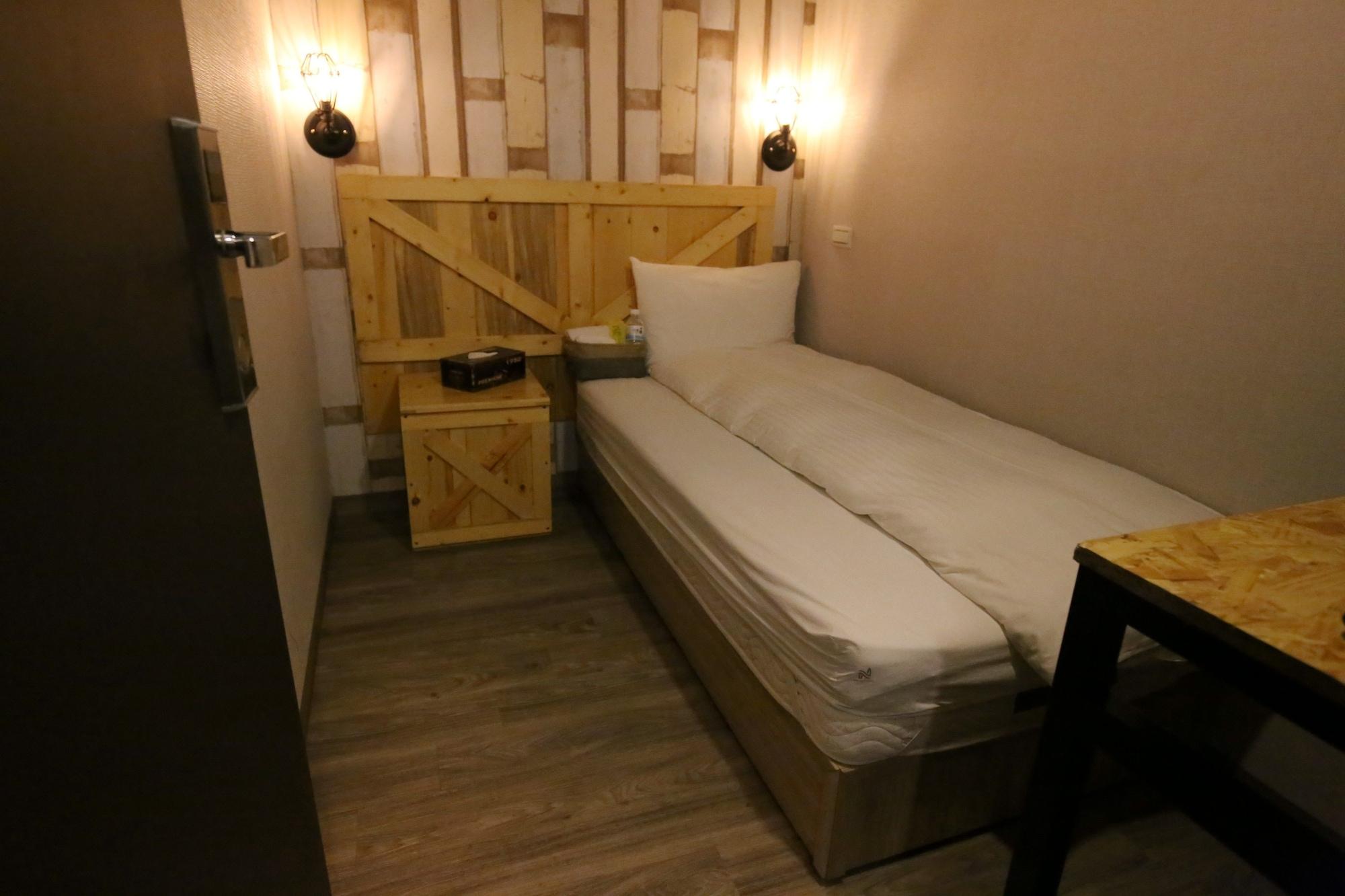 Room, Single, No Window