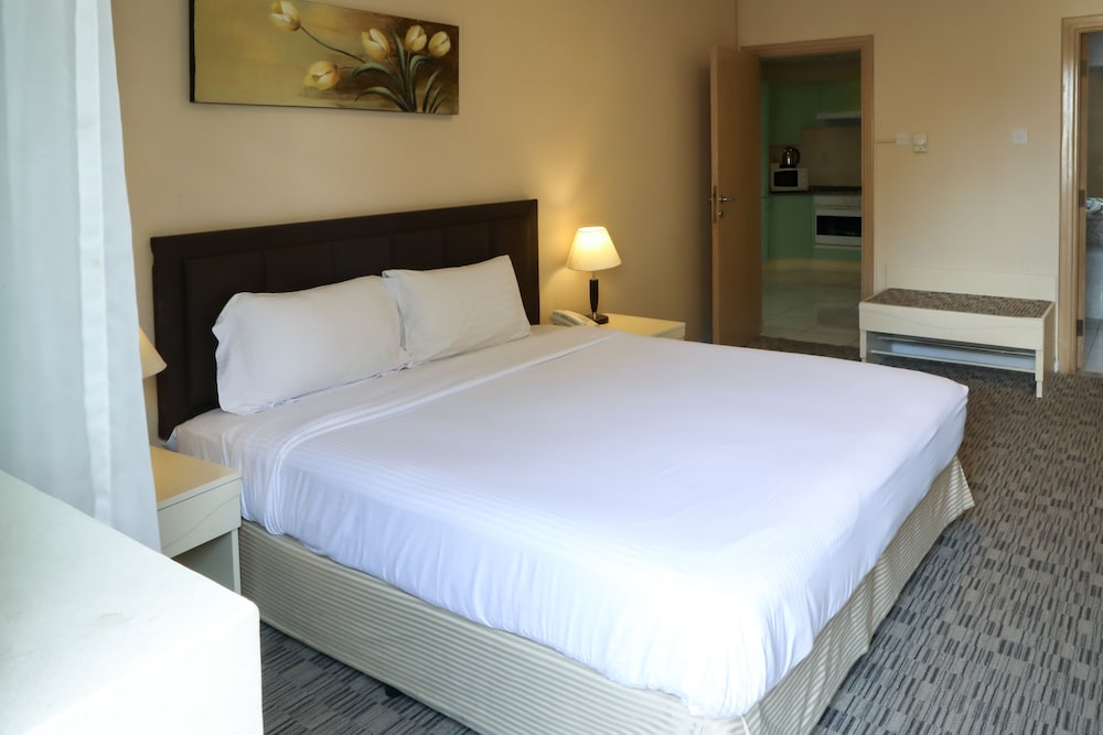 Wescott Pearl Hotel Apartments L.L.C 15/32