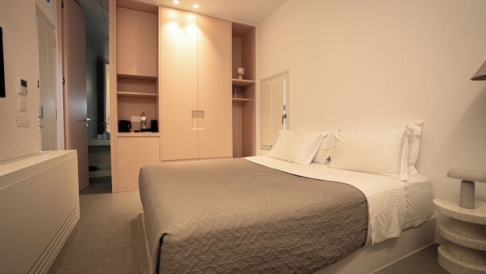 SUITE, PARTIAL SEA VIEW, PLUNGE POOL