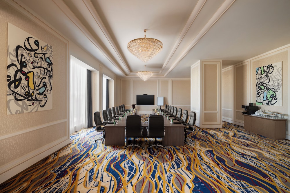 Mercure Muscat 40/53