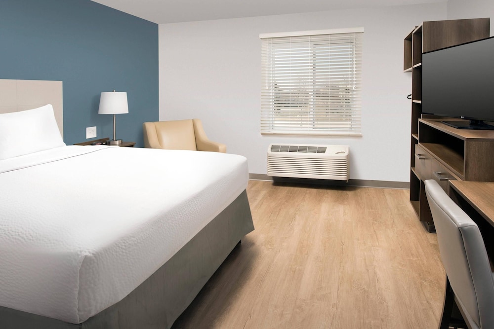 WoodSpring Suites Chicago Tinley Park 24/39