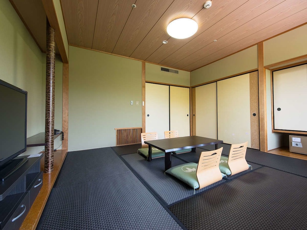 LiVEMAX Resort Kaga-Yamashiro 56/75