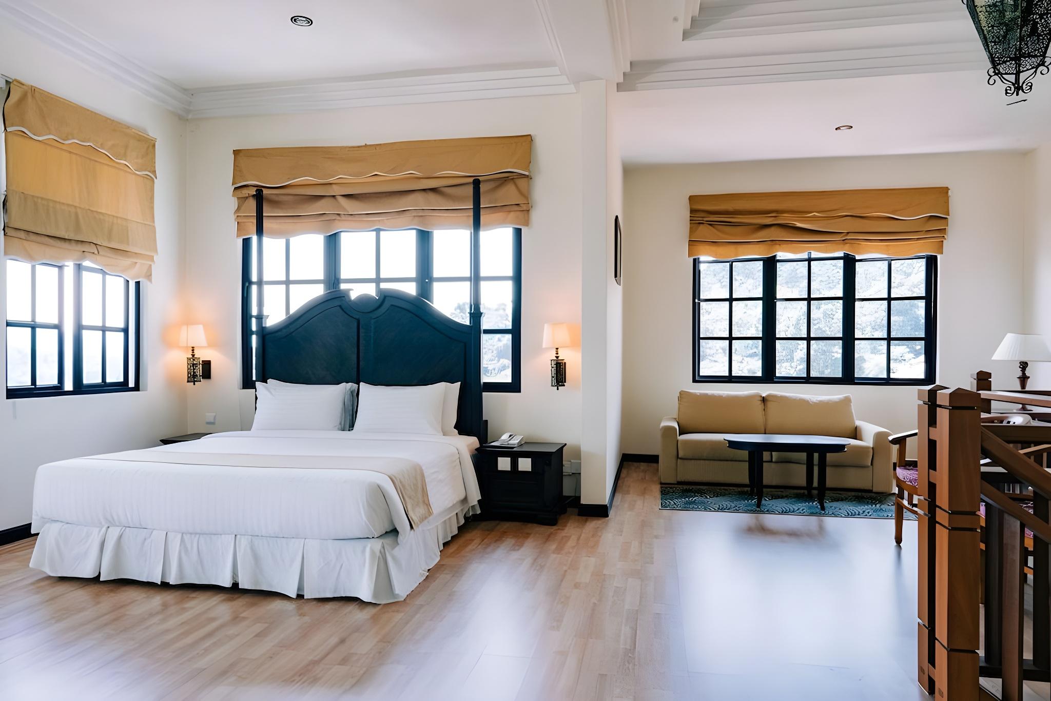 Penthouse, Suite, Golf Course View, Balcony, Bathtub