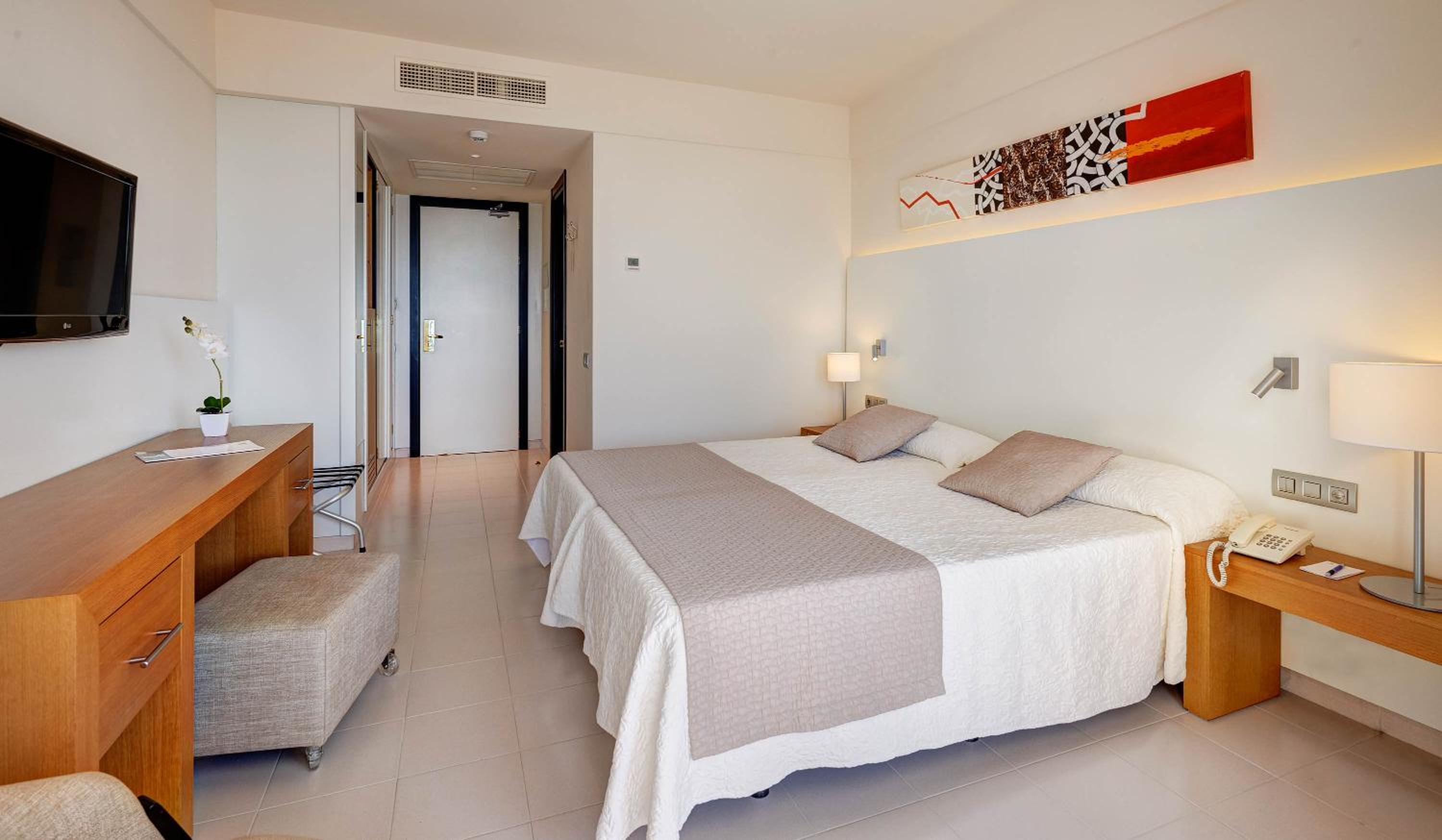 Room, Double Bed, Lateral Side Sea View