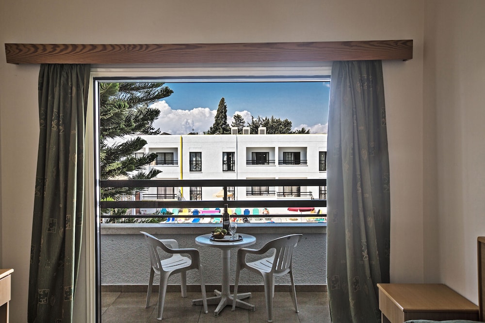 Anthea Hotel Apartments 44/60